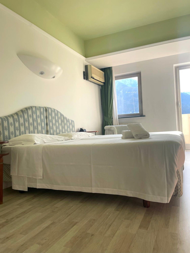Bedroom 2, Hotel Miramonti, Aosta