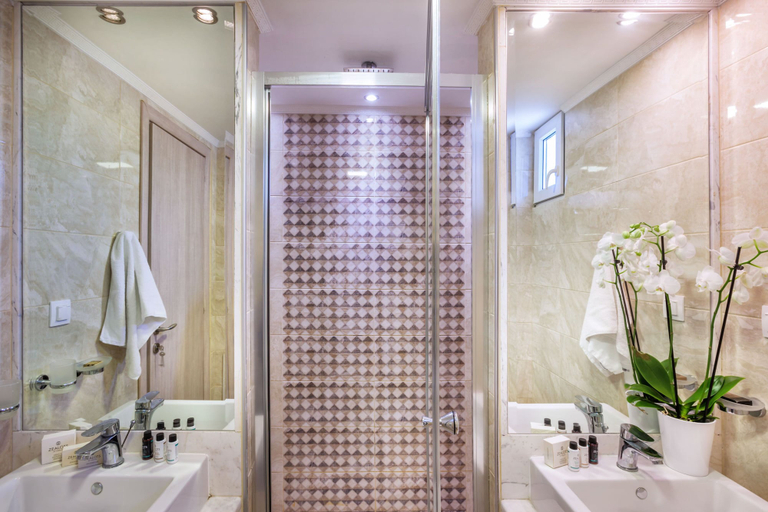 Bathroom 5, Sunny Villas Resort & Spa, Central Macedonia