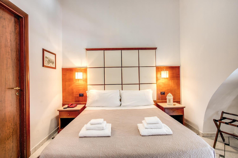 Bedroom 4, Garibaldi Suite, Napoli