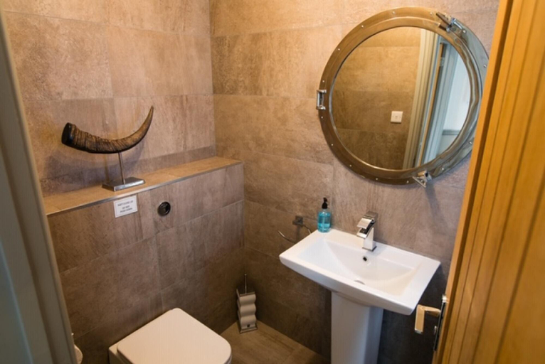 Bathroom 4, Oaktree Lodge - Luxury Cottage Hot Tub Sea Views, Pembrokeshire