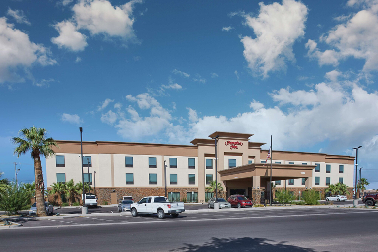 Exterior & Views 2, Hampton Inn Parker, La Paz