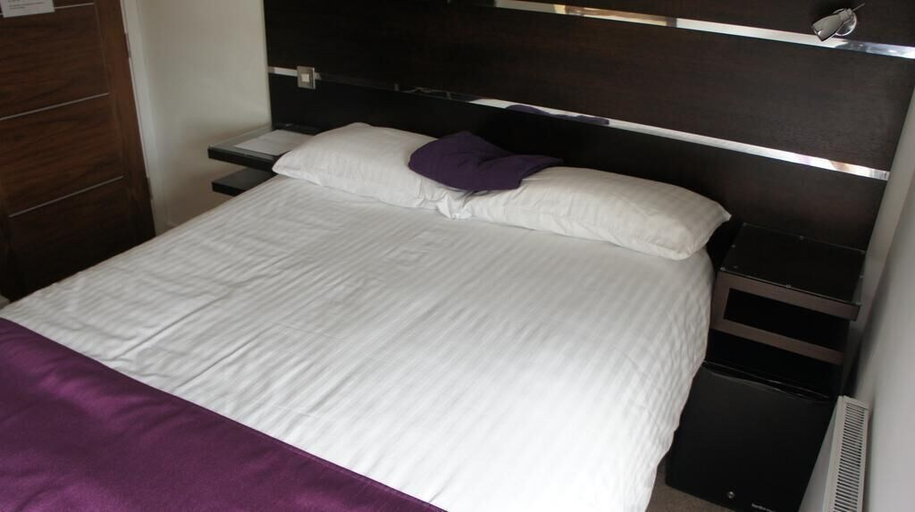 Bedroom 2, Rooms at the Inn, Nottinghamshire