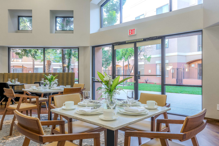 Food & Drinks 5, DoubleTree Suites by Hilton Hotel Sacramento- Rancho Cordova, Sacramento