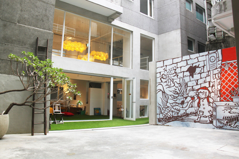 Exterior & Views 2, OwlStay Flip Flop Hostel Garden, Taipei City