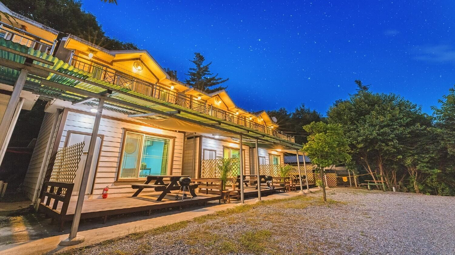Exterior & Views 2, Gapyeong Hutan Pension, Gapyeong