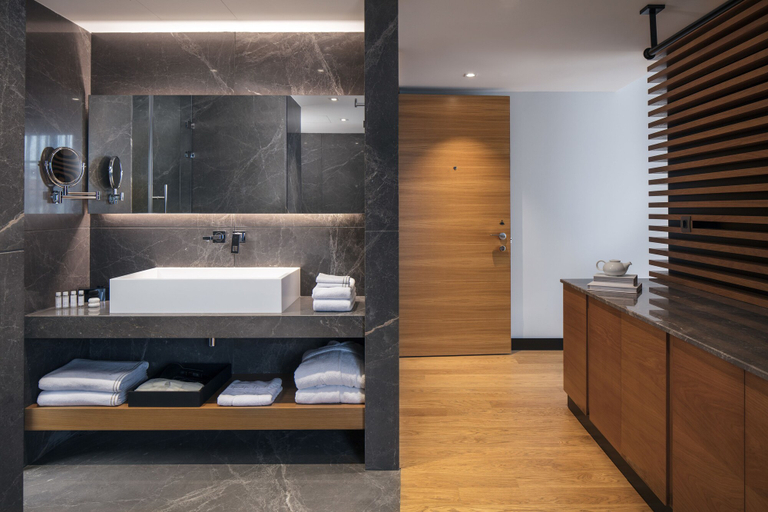 Bathroom 5, Metropolitan Hotels Bosphorus, Beyoğlu