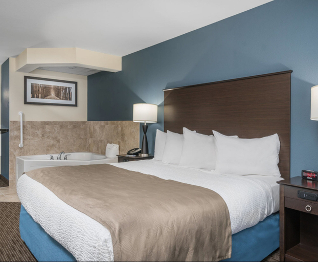 Bedroom 4, AmericInn by Wyndham Windom, Cottonwood