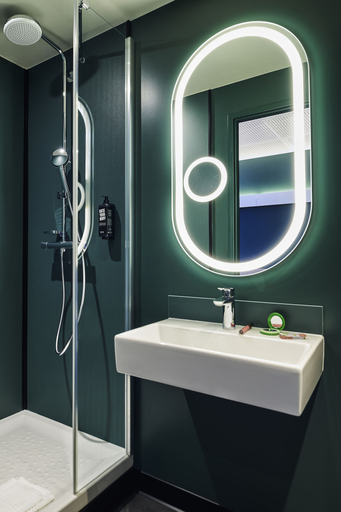 Bathroom 4, ibis Montlhery Paris Sud, Essonne