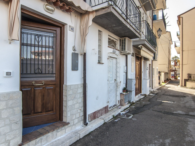 Exterior & Views, Casa Vacanza Vespucci 3, Latina