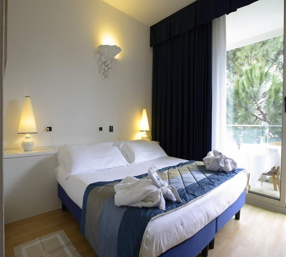 Bedroom 3, Hotel Luxor, Rimini