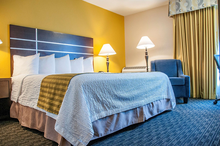 Bedroom 3, Best Western Village Inn, Fresno