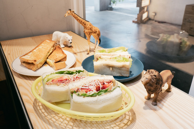 Food & Drinks 5, OwlStay Flip Flop Hostel Garden, Taipei City