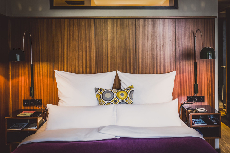 Bedroom 4, HENRI Hotel Düsseldorf, Düsseldorf