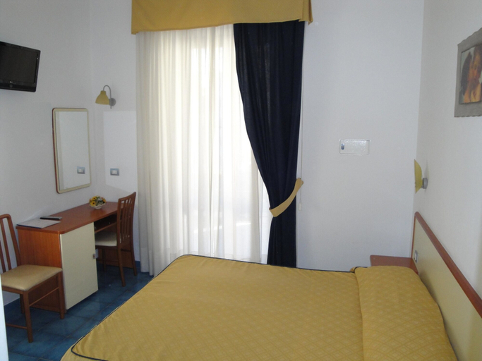 Bedroom 2, Meublè Casa Mannini, Salerno