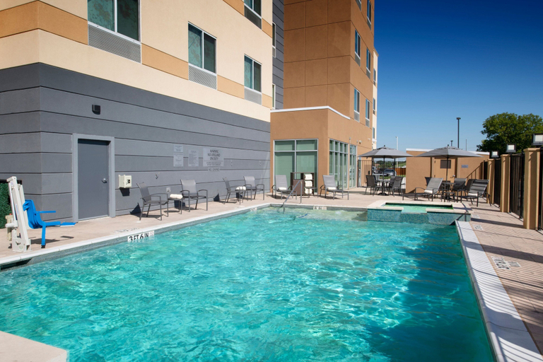 Sport & Beauty, Fairfield Inn and Suites Dallas East, Dallas