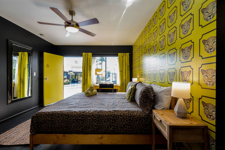 Bedroom 2, Cheetah Hotel, Riverside