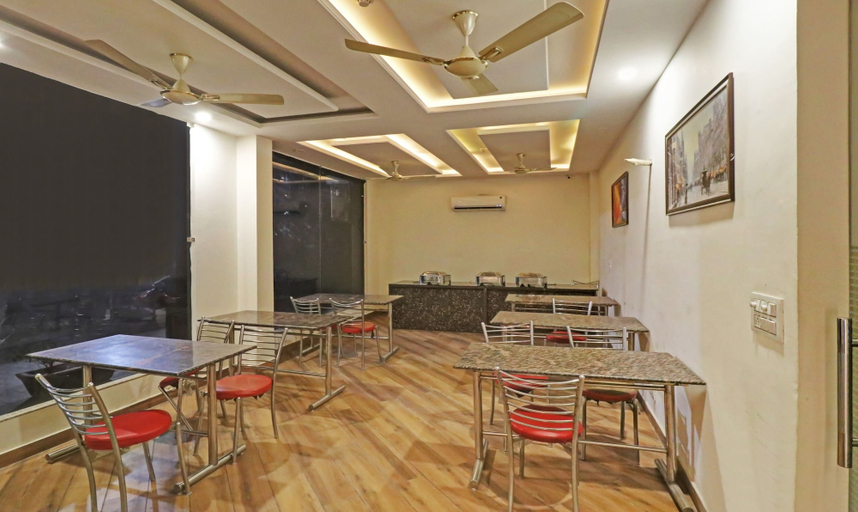 Food & Drinks 5, Treebo Magnum Chandigarh, Sahibzada Ajit Singh Nagar