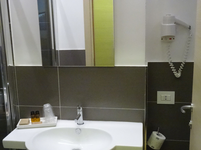 Bathroom 5, Hotel Il Cantico St. Peter, Roma