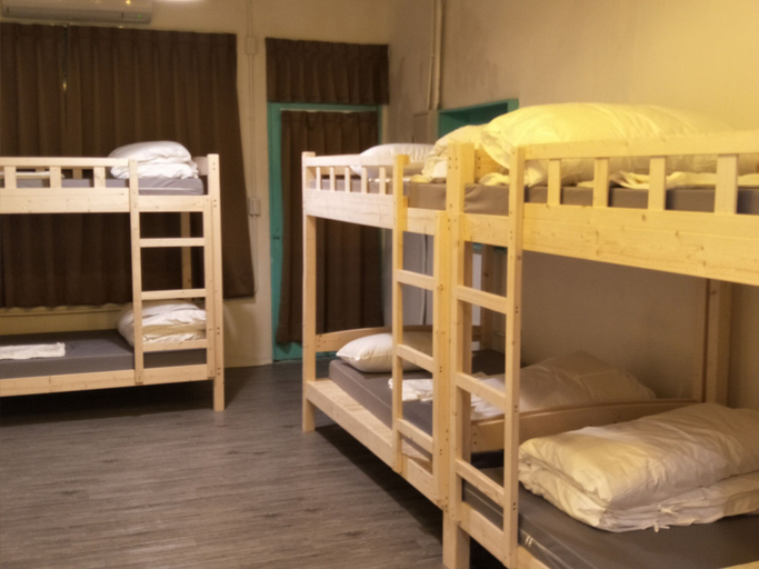 Bedroom 4, B Puli Backpacker Hostel, Nantou