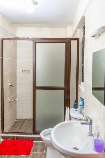 Bathroom 2, Stay.Plus Ruaka View Apartment, Kiambaa