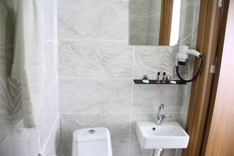Bathroom 5, Marpalace Hotel, Fatih