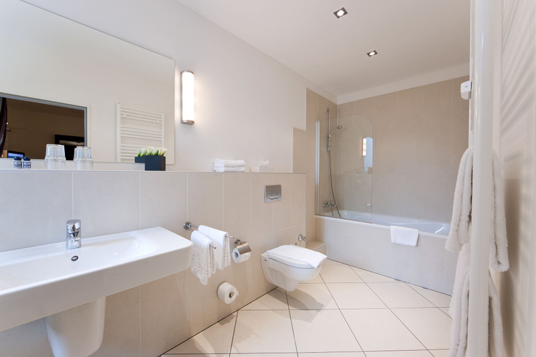 Bathroom 5, Hotel Friederike, Mülheim an der Ruhr