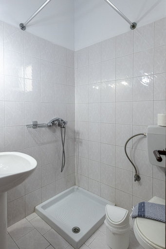 Bathroom 5, Faro Del Porto, Ionian Islands