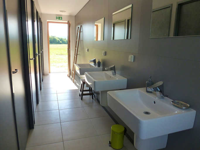 Bathroom 4, Domaine Joseph LAFARGE Wine Resort Oeno-tonneaux expérience, Saône-et-Loire