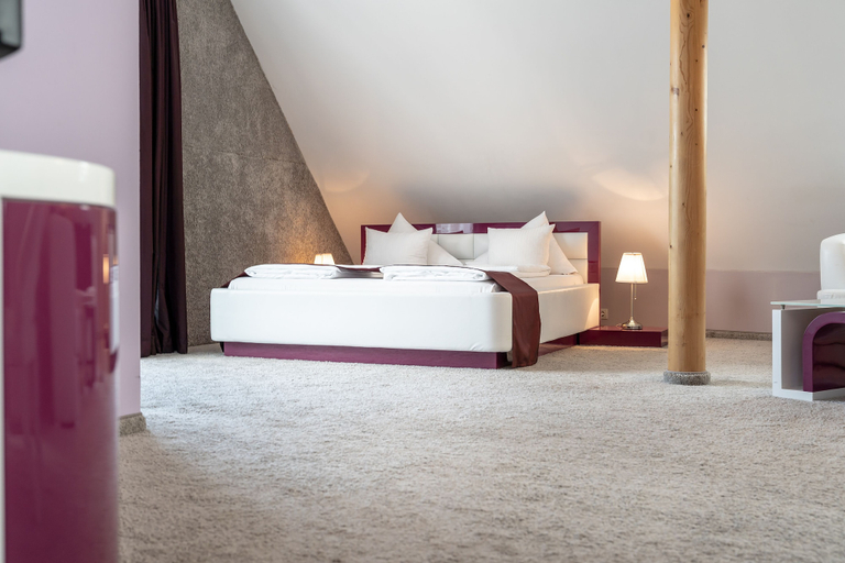 Bedroom 5, Empress Hotel, München