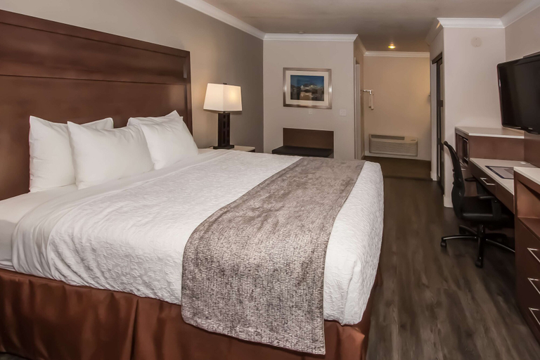 Bedroom 3, Best Western Bishop Lodge, Inyo