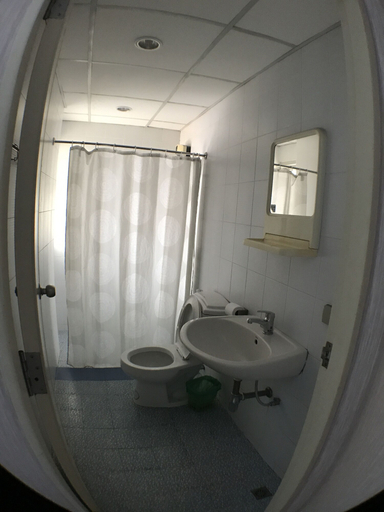 Bathroom 4, Roof View Place, Phra Nakhon