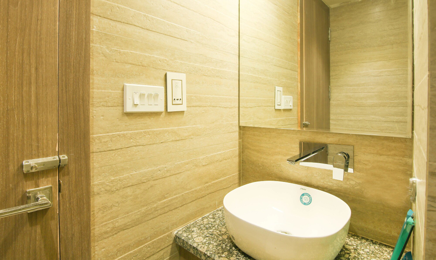 Bathroom 4, Treebo Hoops - Airport, VIP Road, North 24 Parganas