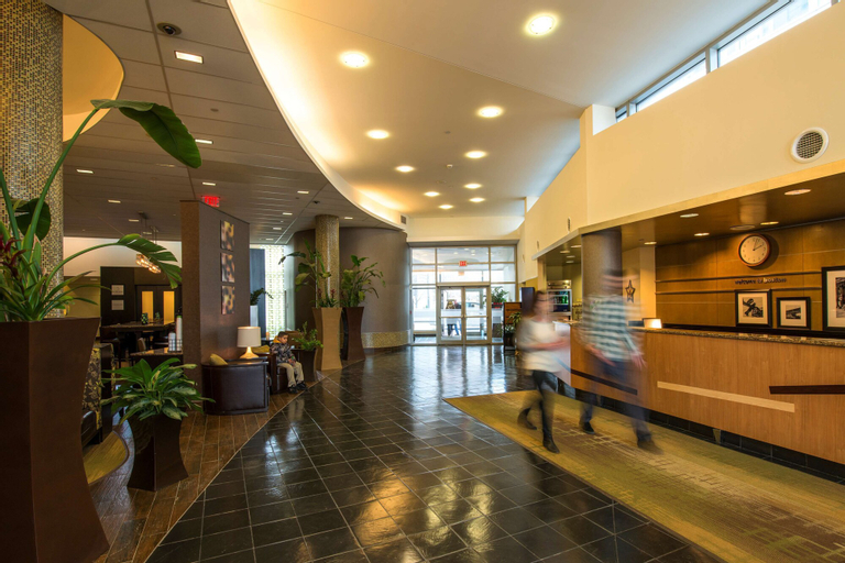 Hampton Inn & Suites Boston Crosstown Center, Suffolk
