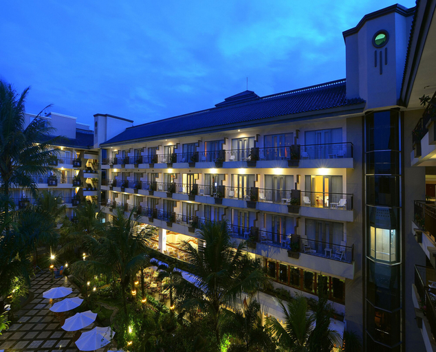 Exterior & Views 27
