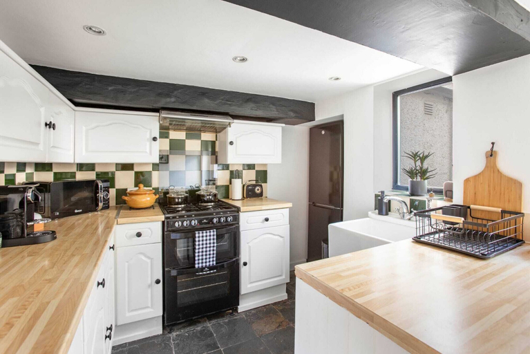Others 5, Stunning Character 2bed Cottage in St Albans Wifi, Hertfordshire