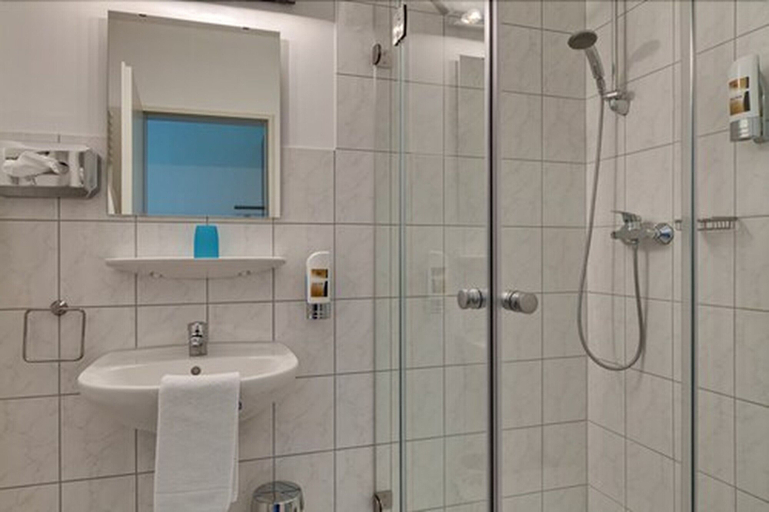 Bathroom 5, Hotel Neckartal, Heidelberg