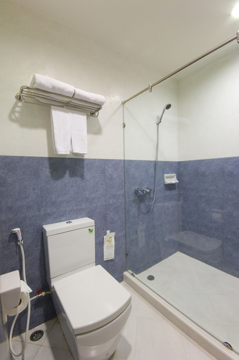 Bathroom 4, Baywalk Residence, Pattaya