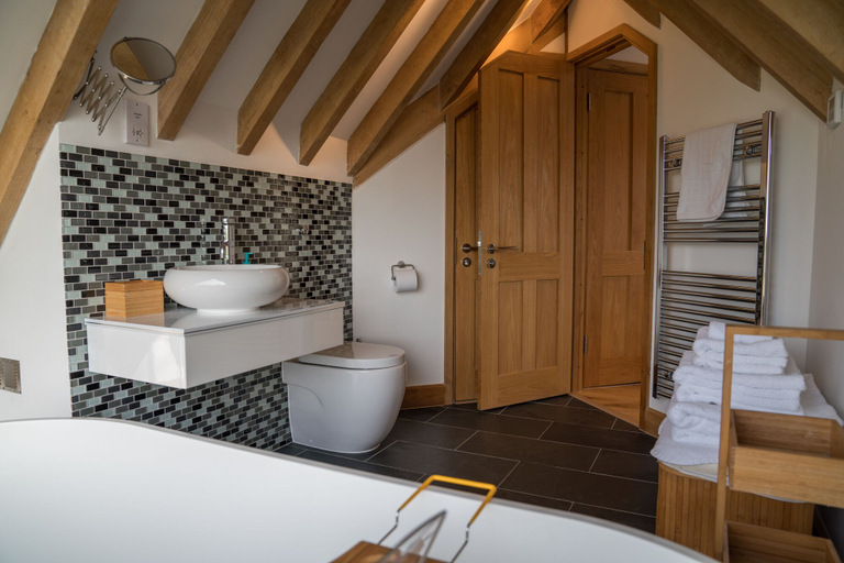 Bathroom 4, Hurst Farm, Surrey