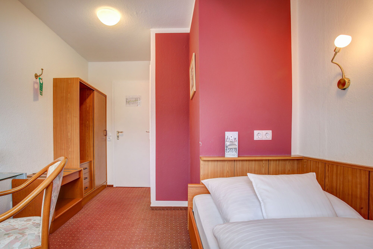 Bedroom 4, Hotel Consul, Kiel