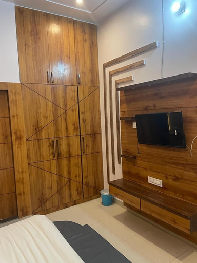Bedroom 2, Udiksh Hotel and Restaurants, Rohtak