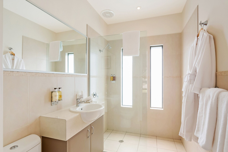 Bathroom 4, Balconies Dolphincove, Bega Valley