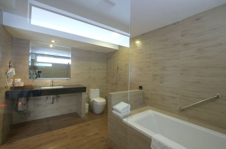 Bathroom 5, Baywalk Residence, Pattaya