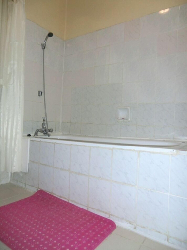 Bathroom 3, Fang Fang Hotel, Kampala