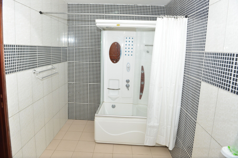 Bathroom 4, Hotel Novela Star, Golfe (incl Lomé)