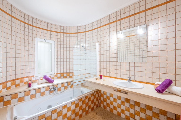 Bathroom 3, Villa Bazaruto, Albufeira