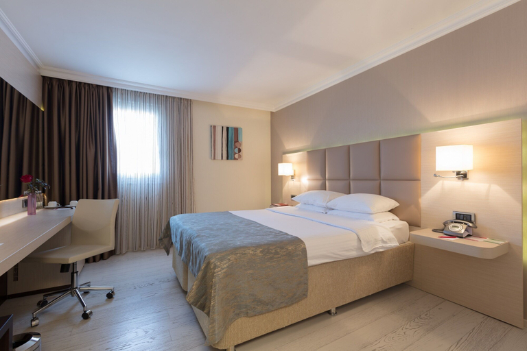Bedroom 3, Ramada by Wyndham Sofia City Center, Stolichna