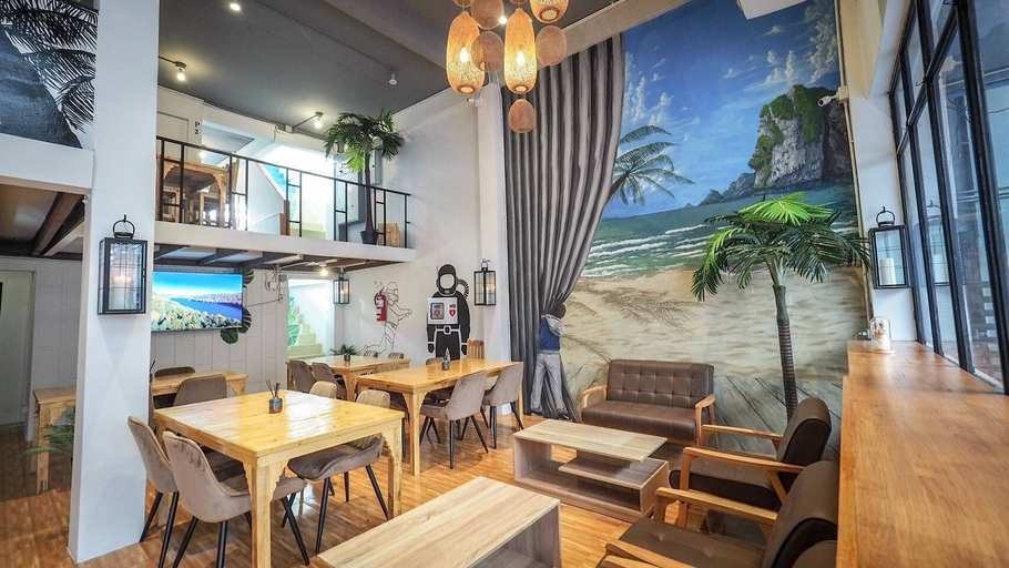 Food & Drinks 4, Arawana Hostel Silom, Bang Rak