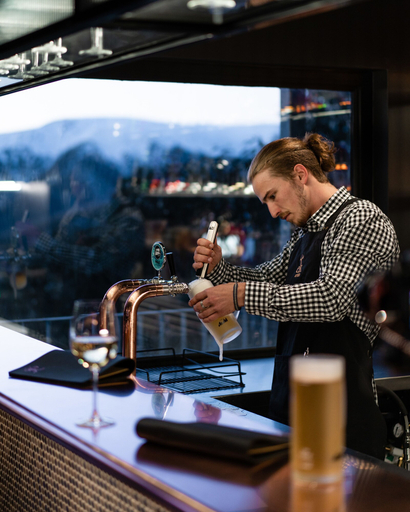 Food & Drinks 5, Elk at Falls, Falls Creek Alpine Resort