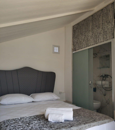 Bedroom 4, Ekom Cafe Pansiyon, Ezine
