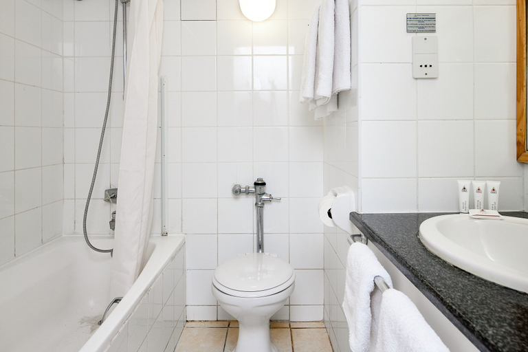 Bathroom 4, First Group La Montagne, iLembe